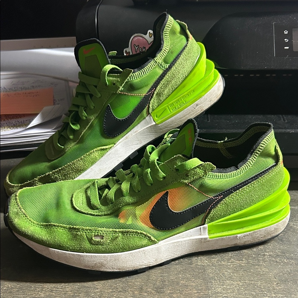 Nike
Waffle One‎ "Electric Green" sneakers 
Mens 10